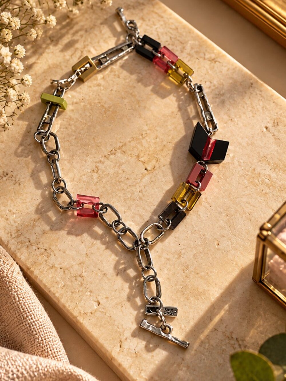 Création More Modern Geometric Multicolor Statement Necklace